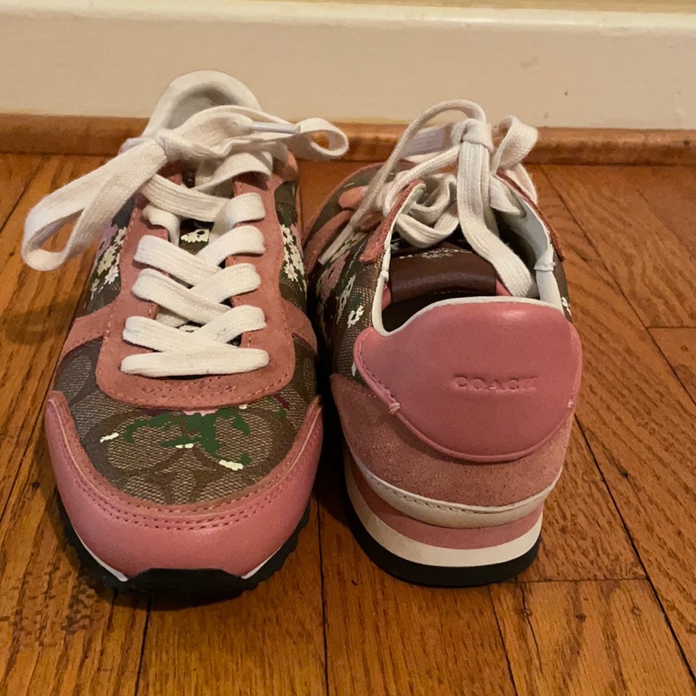 Coach girl sneakers like new
